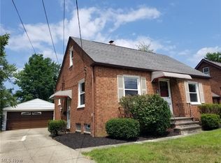 5671 Wellington Rd, Lyndhurst, OH 44124