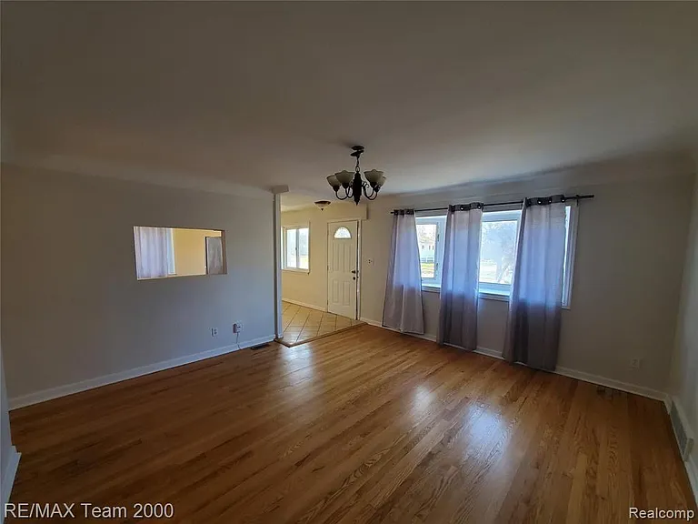 5637 Merrick St — Photo 5