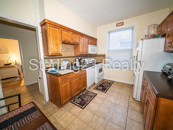 3rd image of 36-18 Ditmars Blvd #3R