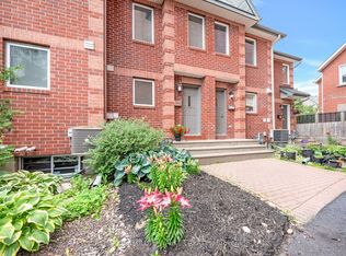 395 Bell St S #9, Ottawa, ON K1S4K5
