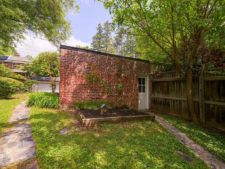 3677 Upton St NW — Photo 8