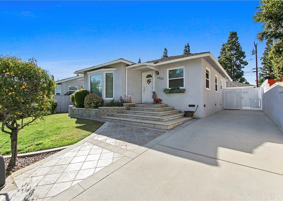 1st image of 4969 Dunrobin Ave