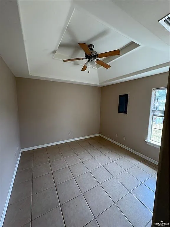 3 bed, 2.0 bath, 1250 sqft, $1,300 — Photo 4
