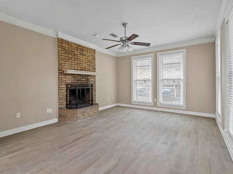 1110 Carrington Ct — Photo 4