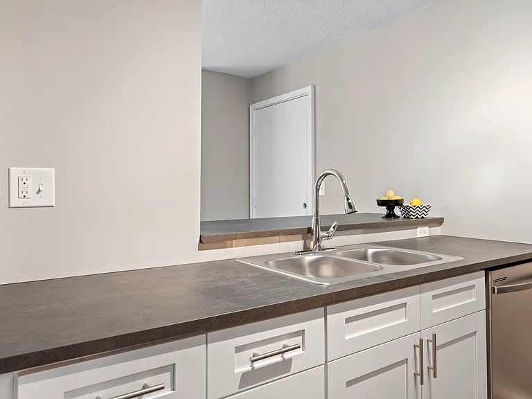 10524-10532 Clifton Blvd — Photo 42