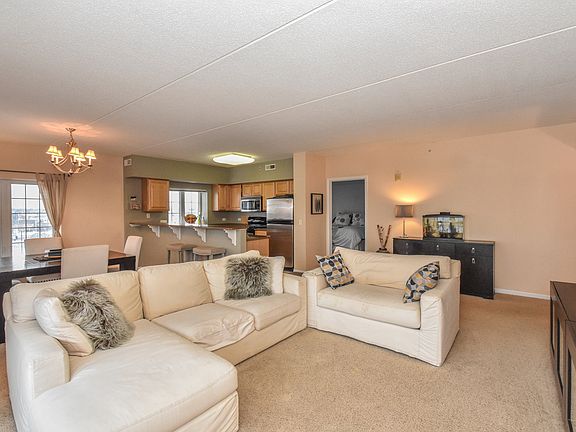 4th image of 405 S Creekside Dr Unit 502