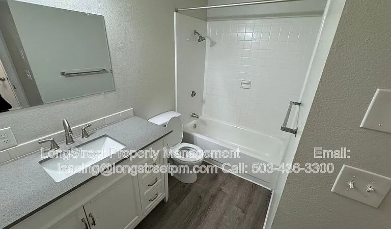 329 SW 10th St #4 — Photo 12