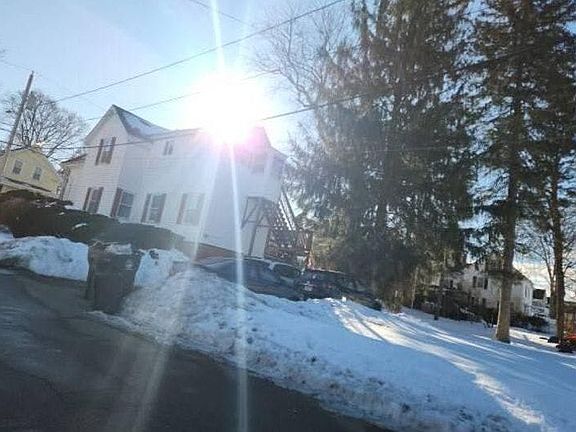 2nd image of 6 Front St