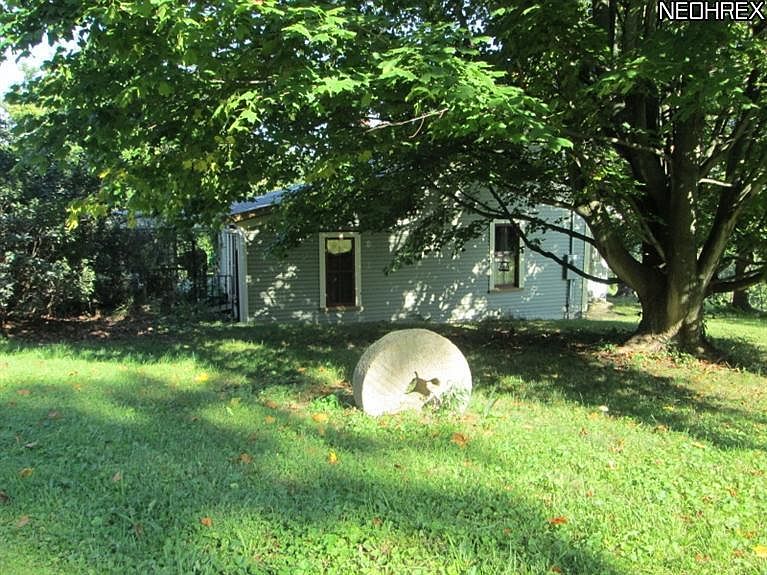 1st image of 225 Pine St
