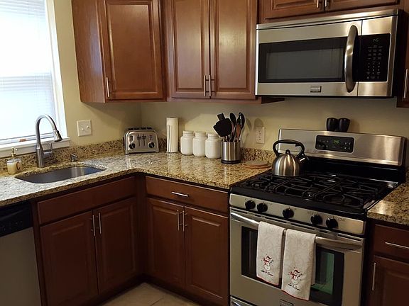 Beautiful kitchen with lots of counter space