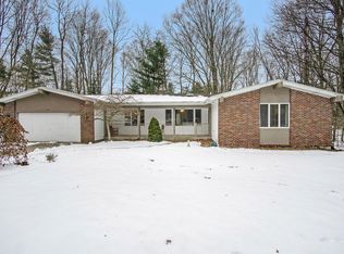 18674 Pawnee Dr, Spring Lake, MI 49456