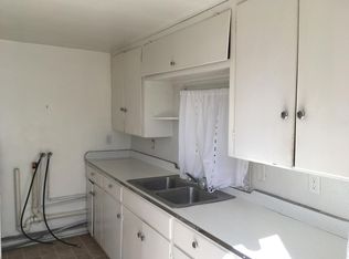 427 Dolan St, Taos, NM 87571