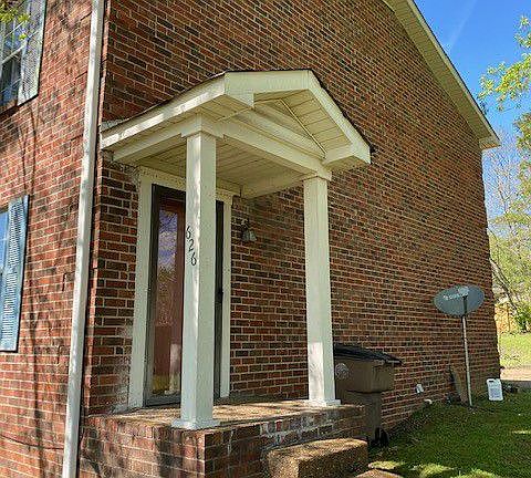 2nd image of 626 Castlegate Dr