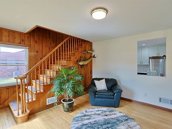3rd image of 508 Congress Street