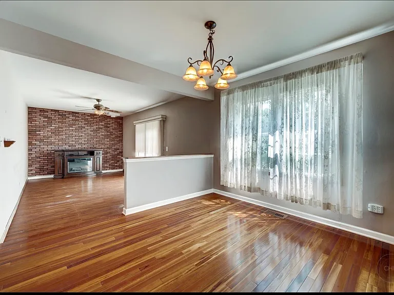 989 Tioga Ct — Photo 19