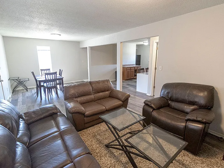 201 Wheaton Ct — Photo 6