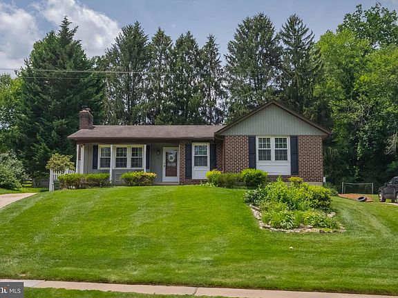 3rd image of 502 Red Pump Rd