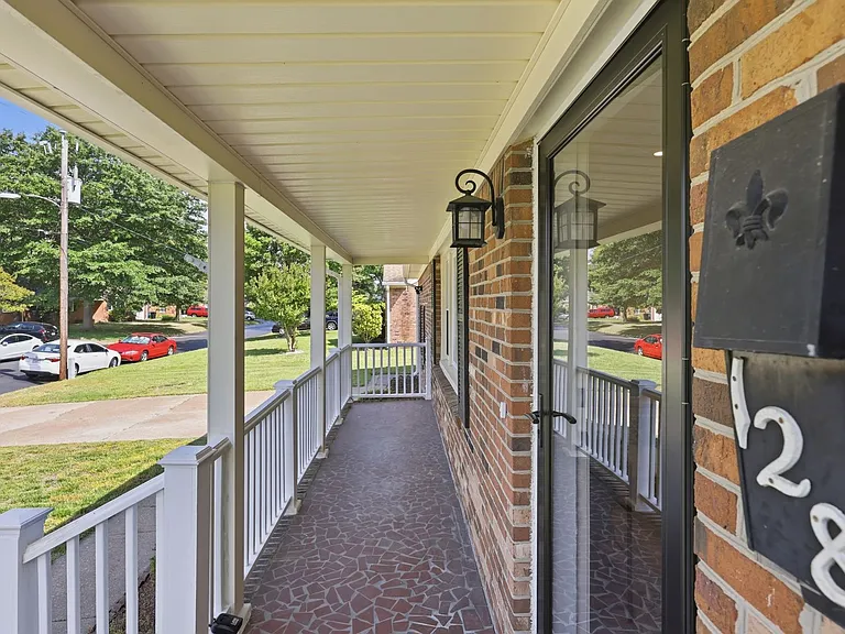 128 Convention Dr — Photo 4