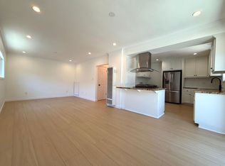 2630 S Longwood Ave, Los Angeles, CA 90016