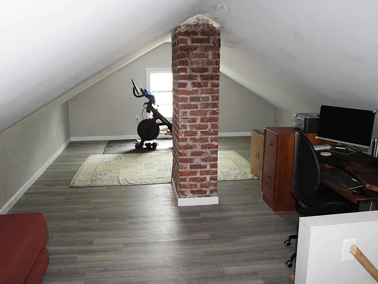58 Parkway Cres #2 — Photo 8
