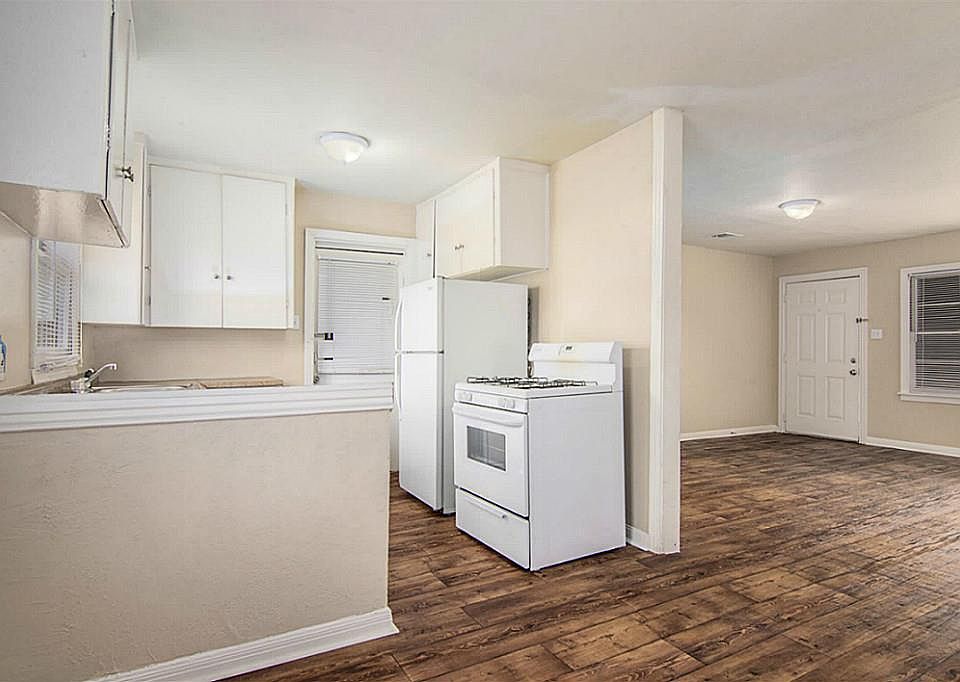 1st image of 264 Muriel St