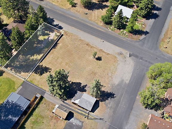 3rd image of 243 E Jefferson Ave
