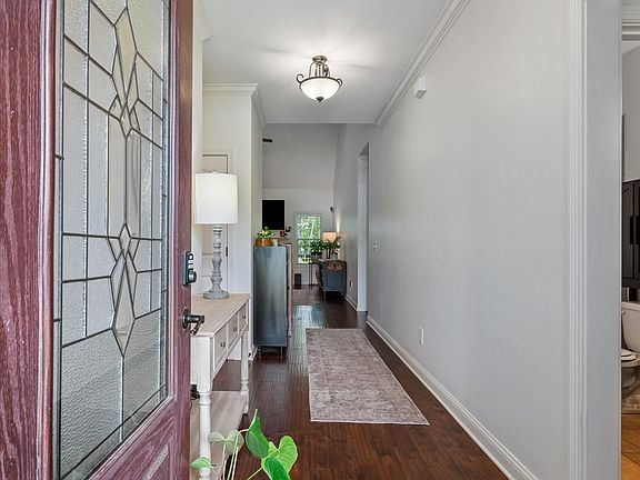 4th image of 1496 Amberley Dr