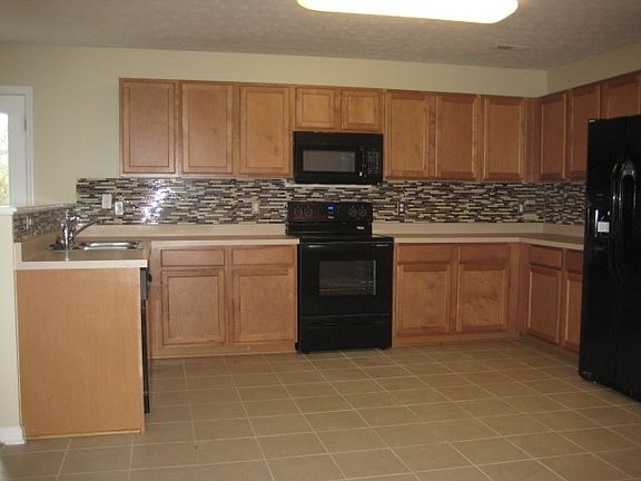 5th image of 912 Grand Oak Dr