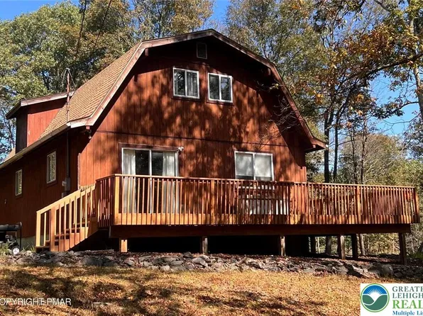 223 Clubhouse Dr, East Stroudsburg, PA 18302