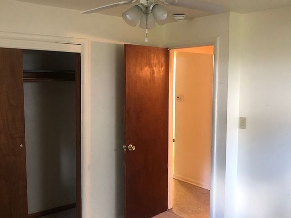 4th image of 1403 Rosemary Ln APT D