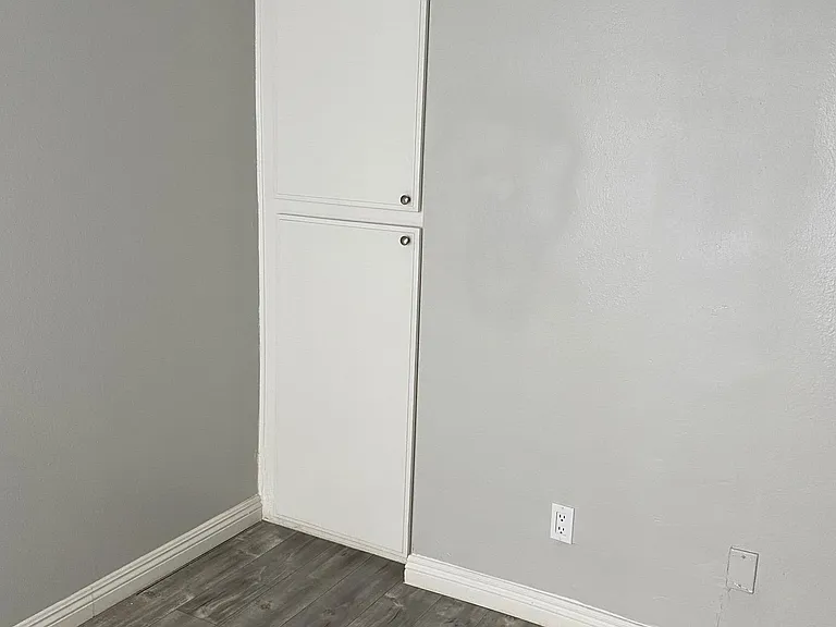 20208 Leadwell St #1 — Photo 14