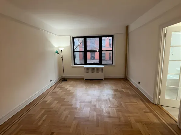 140 East 95th Street image 2 of 10