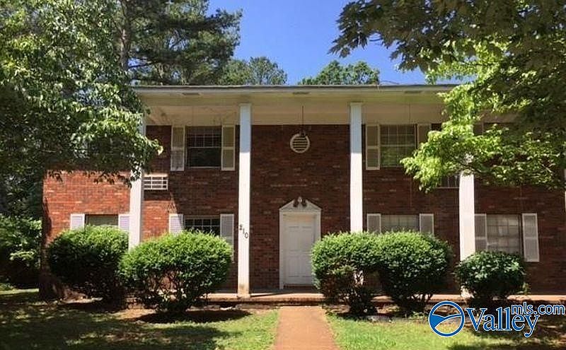 1st image of 210 Cloverleaf Dr APT 1