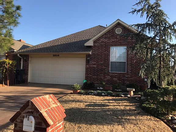 2nd image of 2628 Lynn Ln