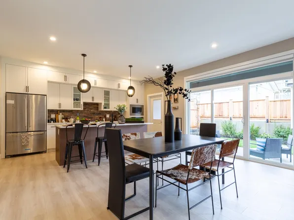 1211 Thomas Ave #3, Coquitlam, BC V3K 2L1