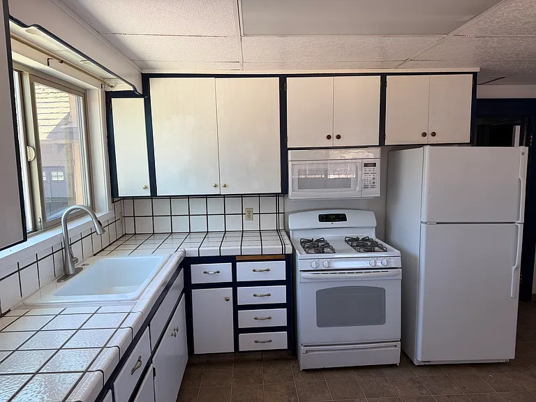 400 E Grangeville Blvd — Photo 22