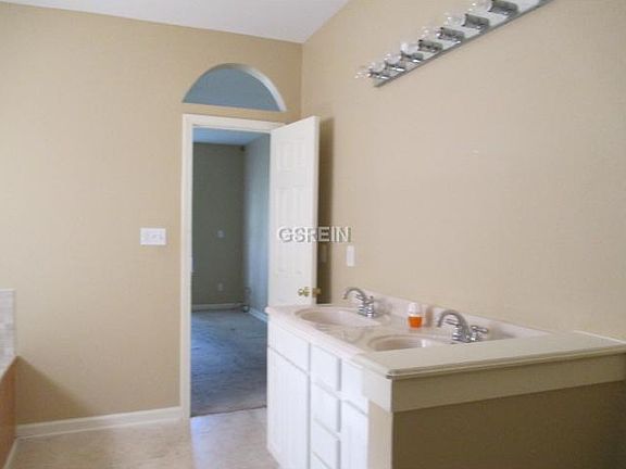 5th image of 1536 Crescent St