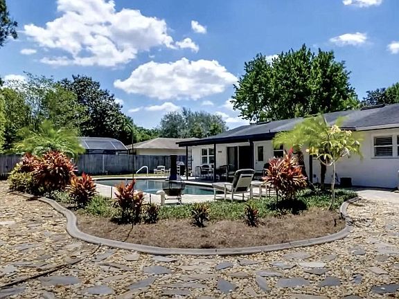 4th image of 8143 Banyan Blvd