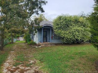 109 N 11th St, Okemah, OK 74859