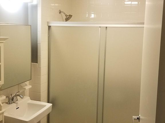 5th image of 905 E 178th St #1