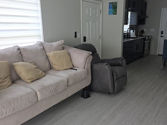 4th image of 316 Greenwoods Dr