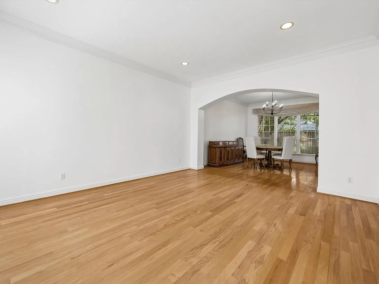 3 bed, 2.5 bath, 3139 sqft, $4,000 — Photo 4