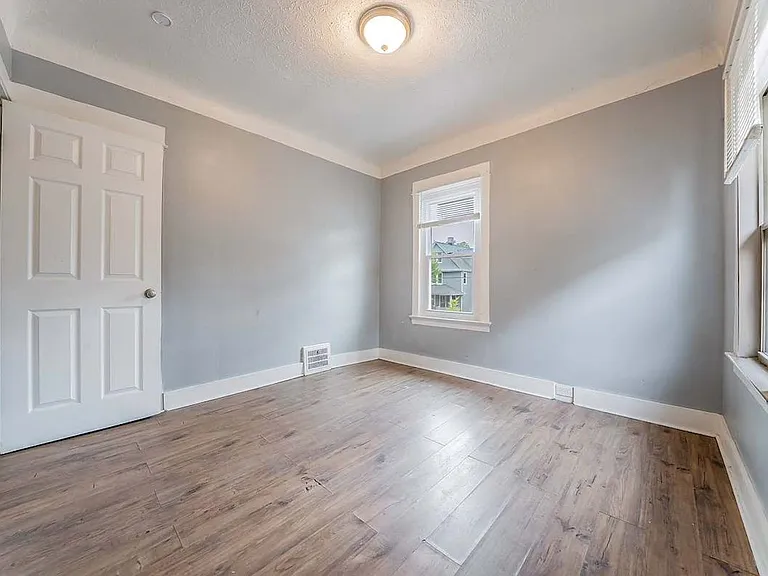 2145 W 100th St — Photo 17