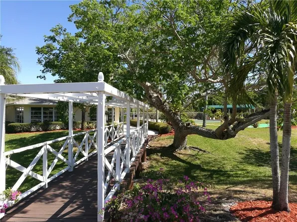 2950 SE Ocean Blvd APT 136-6, Stuart, FL 34996