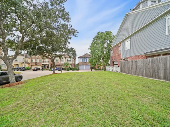 1306 Oceanside Ln, League City, TX 77573