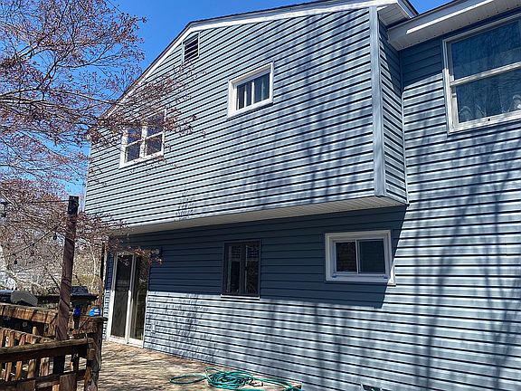 5th image of 2 Walcott Ct