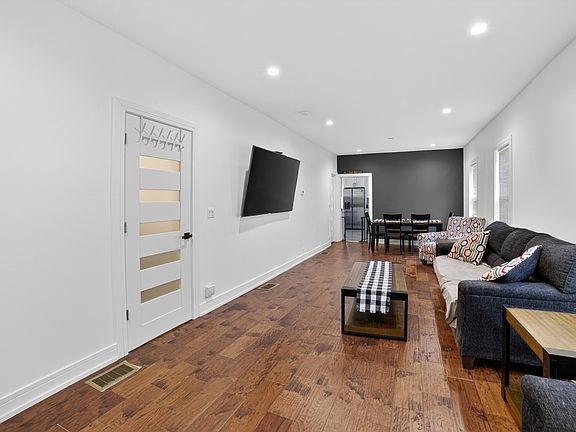 4th image of 135 N 16th Ave