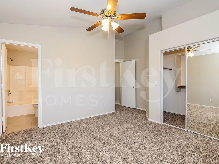 21812 N 36th Ln — Photo 9