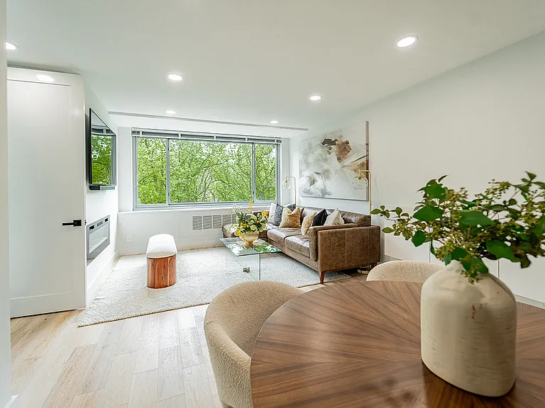 4200 Cathedral Ave NW #1005 — Photo 9