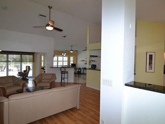 5th image of 4216 Beach View Ct